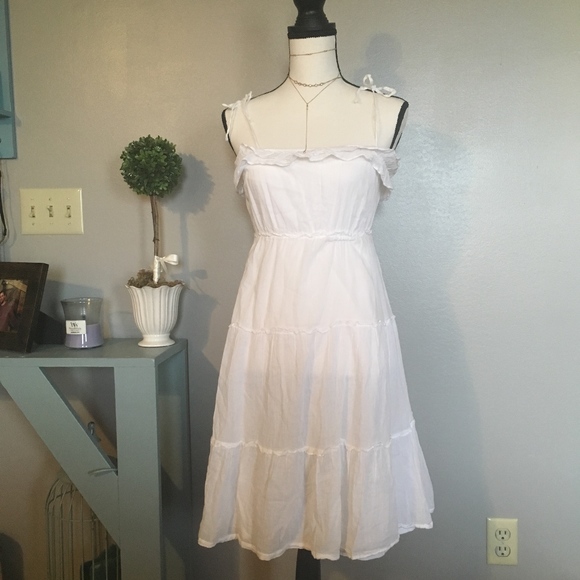 Old Navy Dresses & Skirts - Old Navy White Cotton Ruffle Cami Straps Dress
